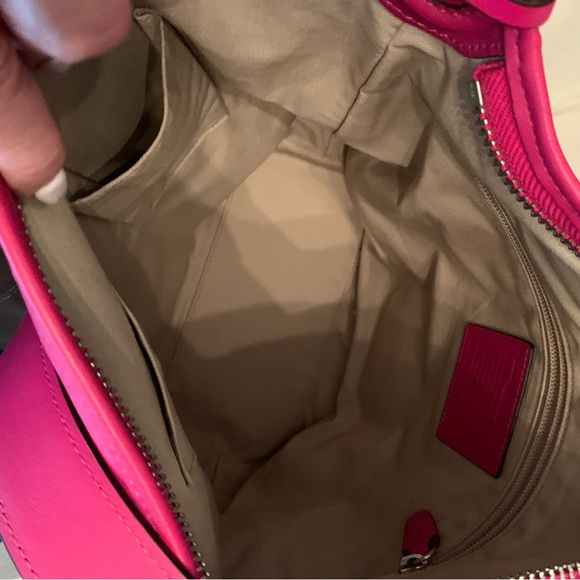 Like new Hot Pink Coach shoulder hobo bag - Picture 6 of 10